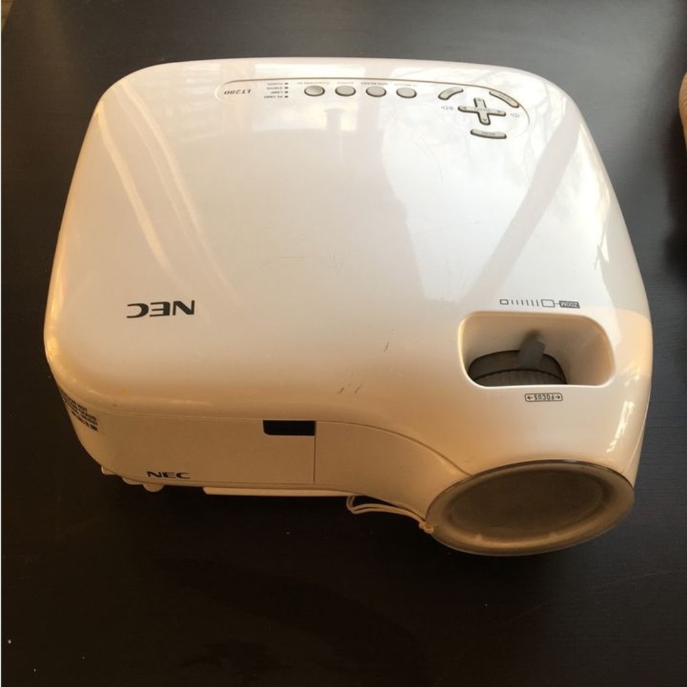 NEC LT280 Projector (2500 Lumens 1080i HD)